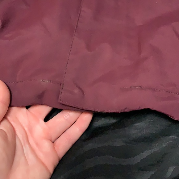 Volcom Snowboard Jacket - Picture 6 of 9